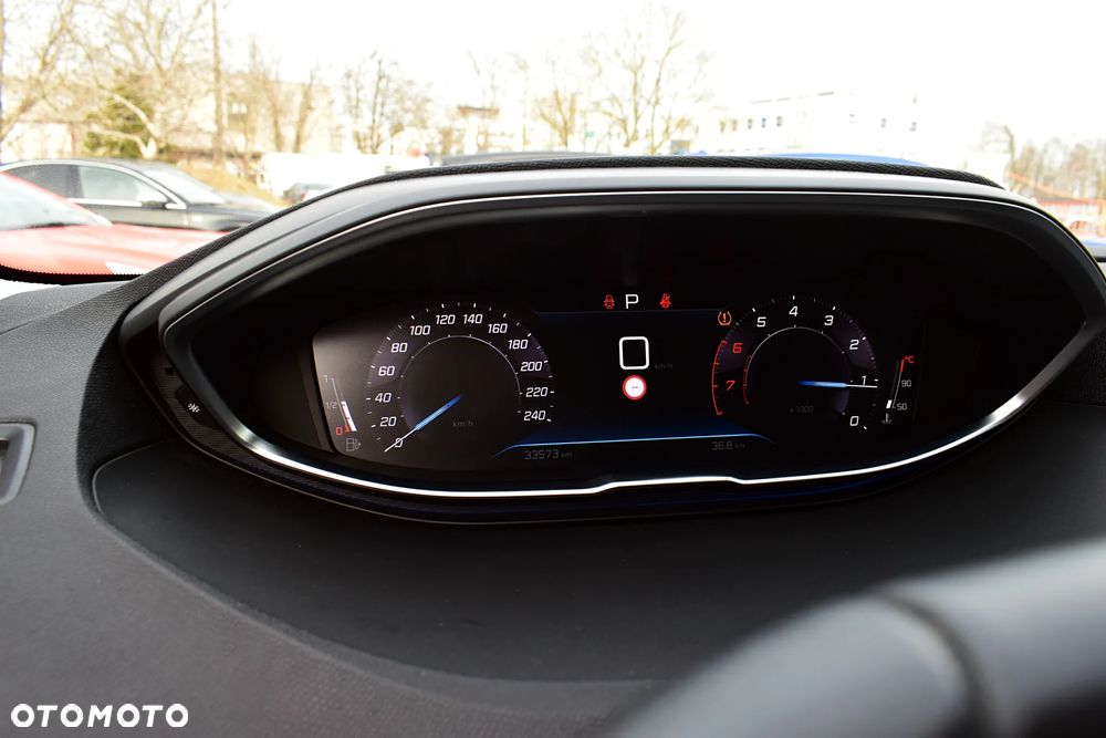 Peugeot 3008 1.2 PureTech GPF Active S&S EAT8 - 11