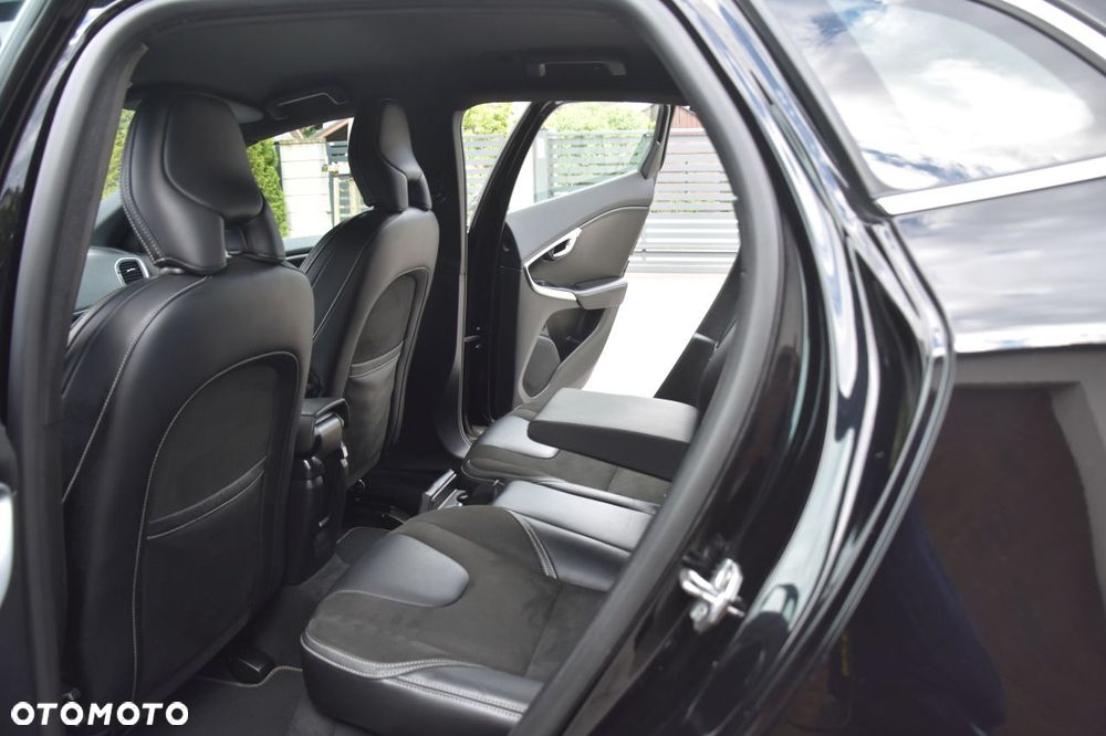 Volvo V40 D2 Drive-E R-Design Momentum - 17