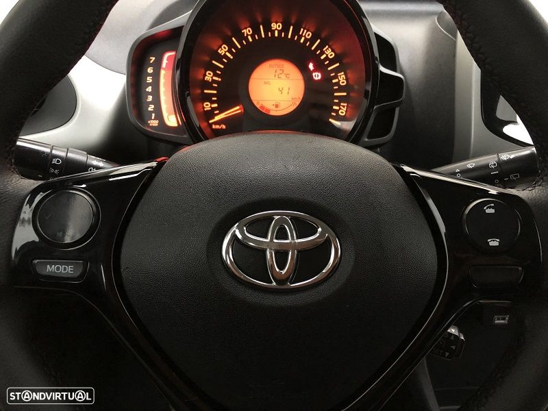 Toyota Aygo 1.0 X-Play - 12