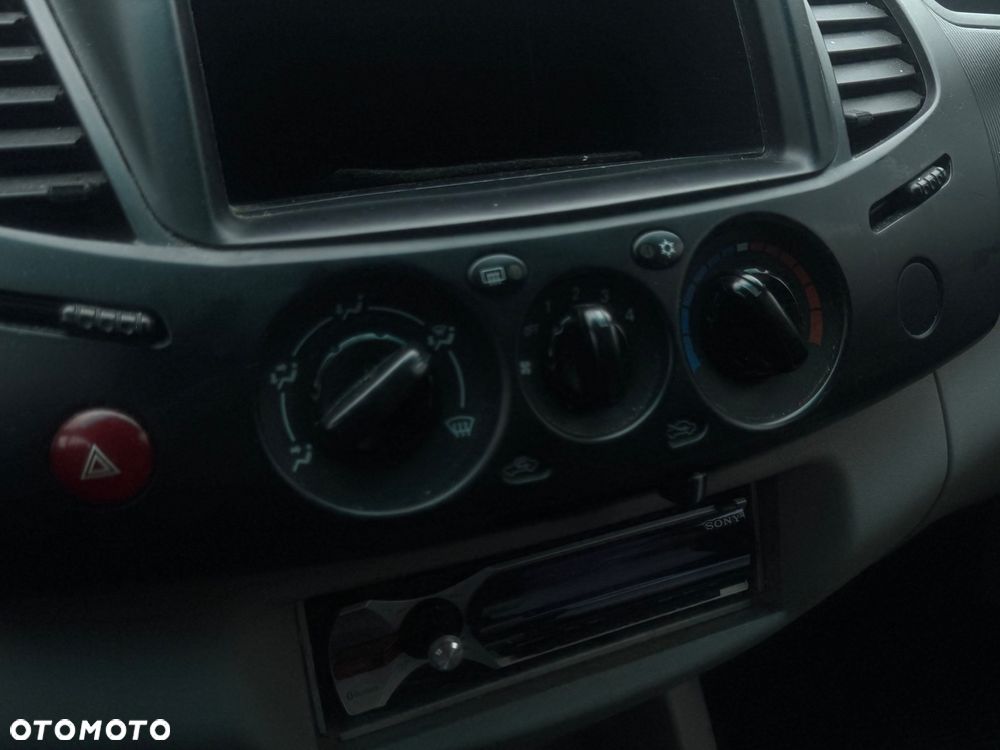 Mitsubishi L200 2.5 DID Intense + - 12