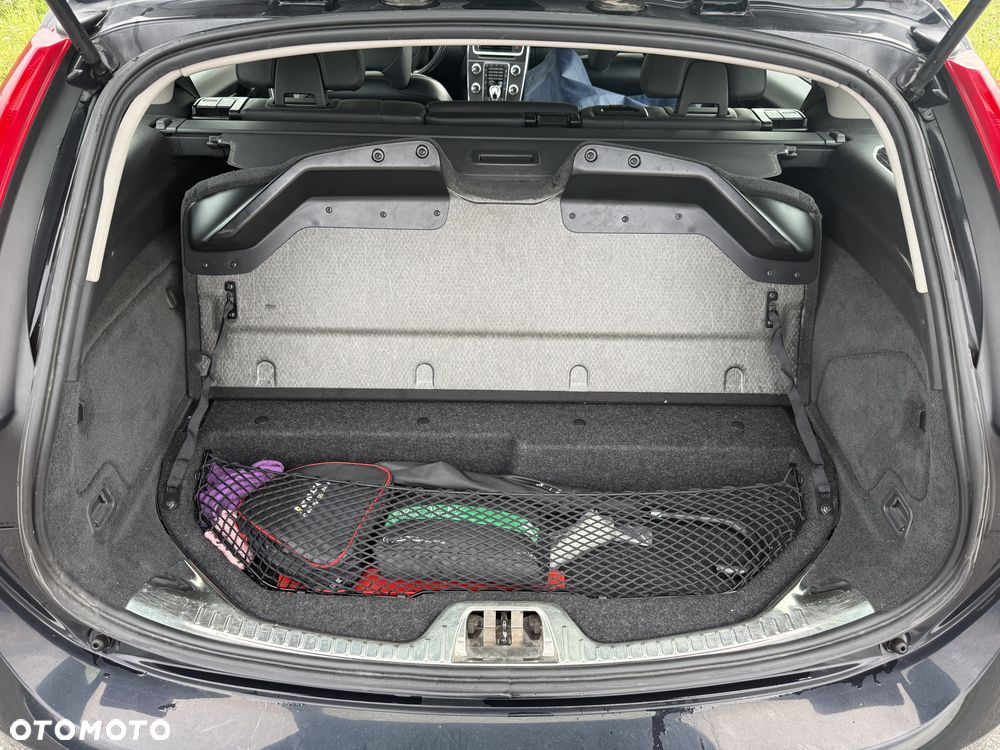 Volvo V60 D6 AWD Plug-in Hybrid Summum - 26