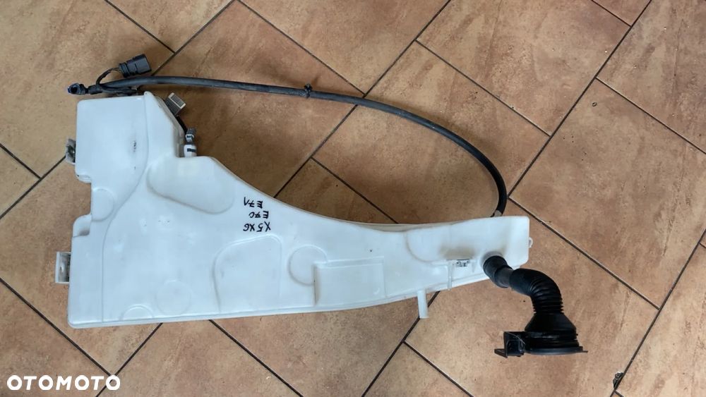ZBIORNICZEK SPRYSKIWACZY BMW X5 E70 X6 E71 7161476 - 1