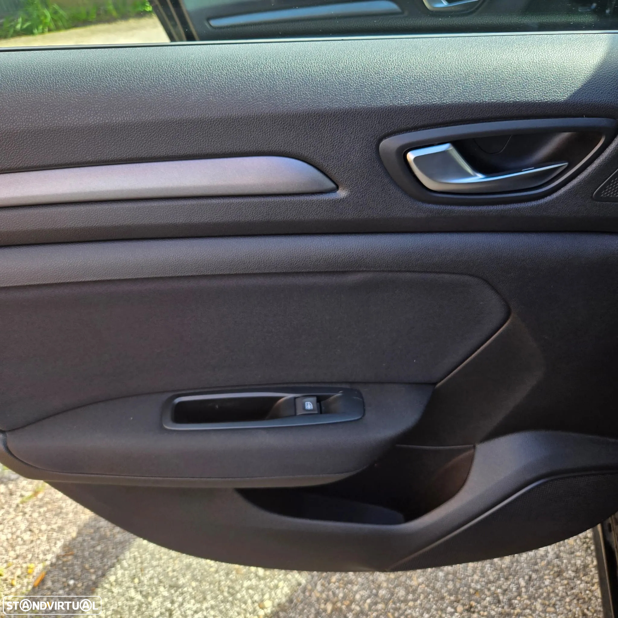 Renault Mégane Sport Tourer 1.6 E-Tech Plug-In Zen - 25