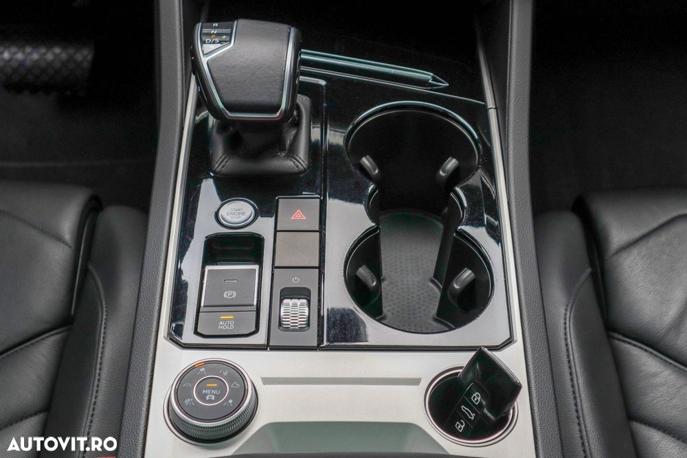 Volkswagen Touareg - 34