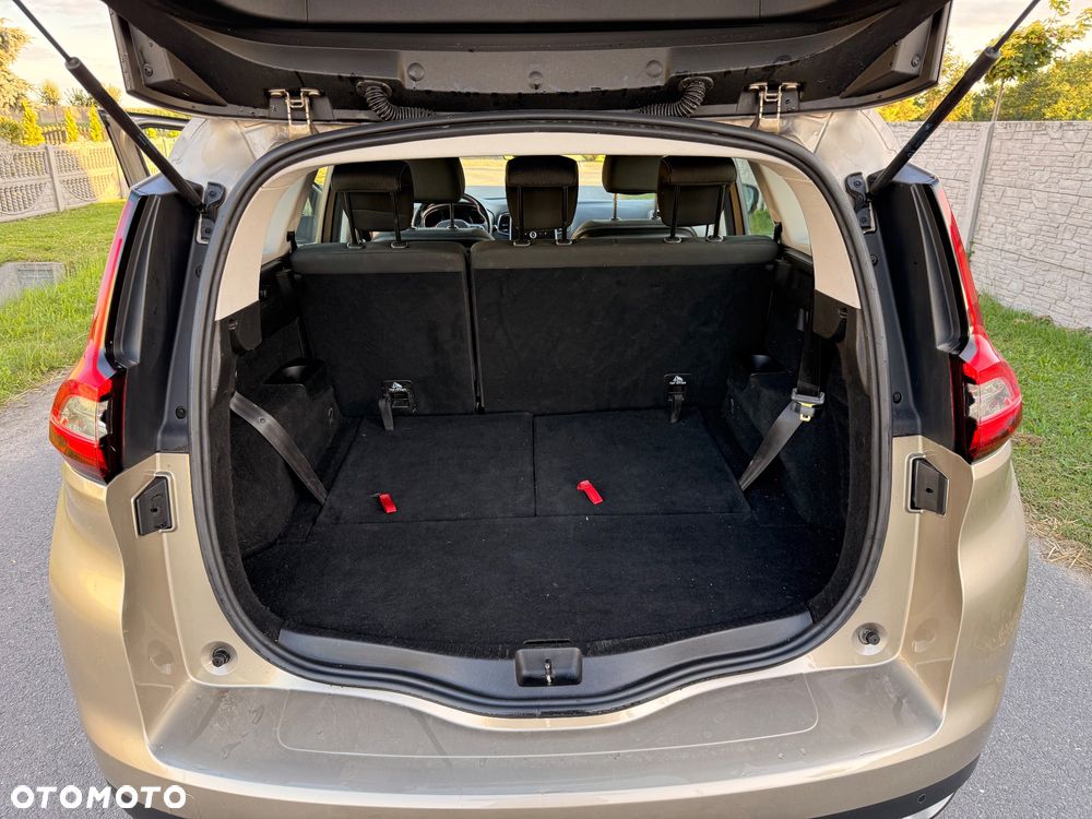 Renault Grand Scenic - 17
