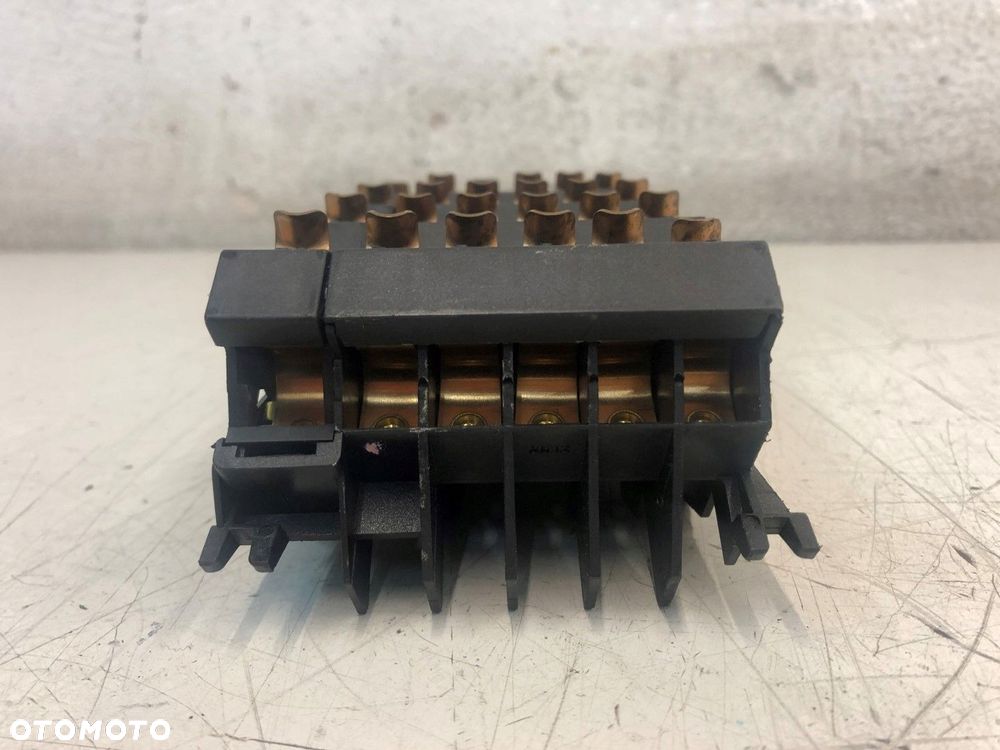 skrzynka bezpieczników mercedes r129 a245 - 4