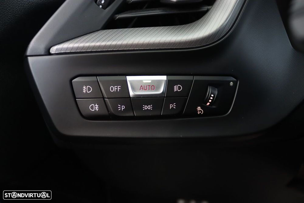 BMW 116 d Pack Desportivo M Auto - 23