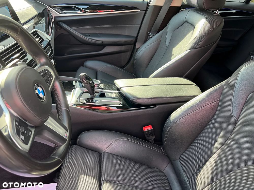 BMW Seria 5 520d Sport Line - 12