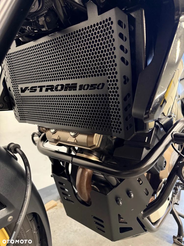 Suzuki V-STROM - 24