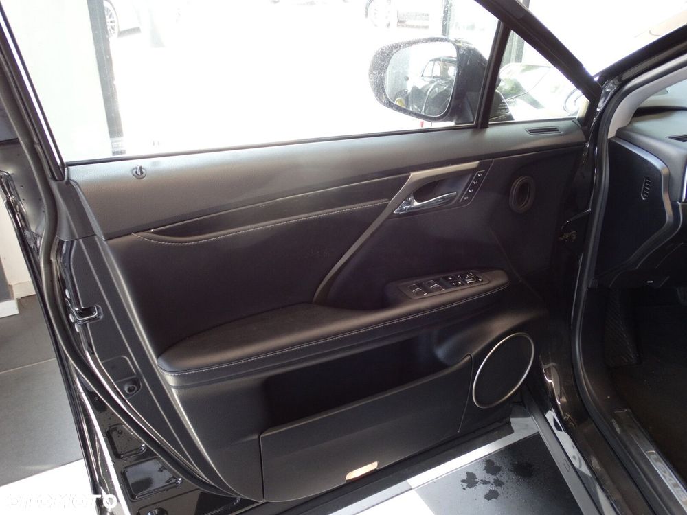 Lexus RX - 8