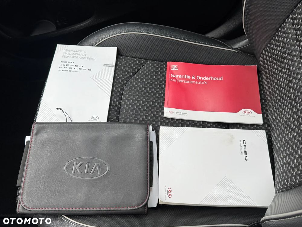 Kia Ceed 1.6 CRDi Eco-Dynamics+ (48V Mild-Hybrid) DCT7 Vision - 34