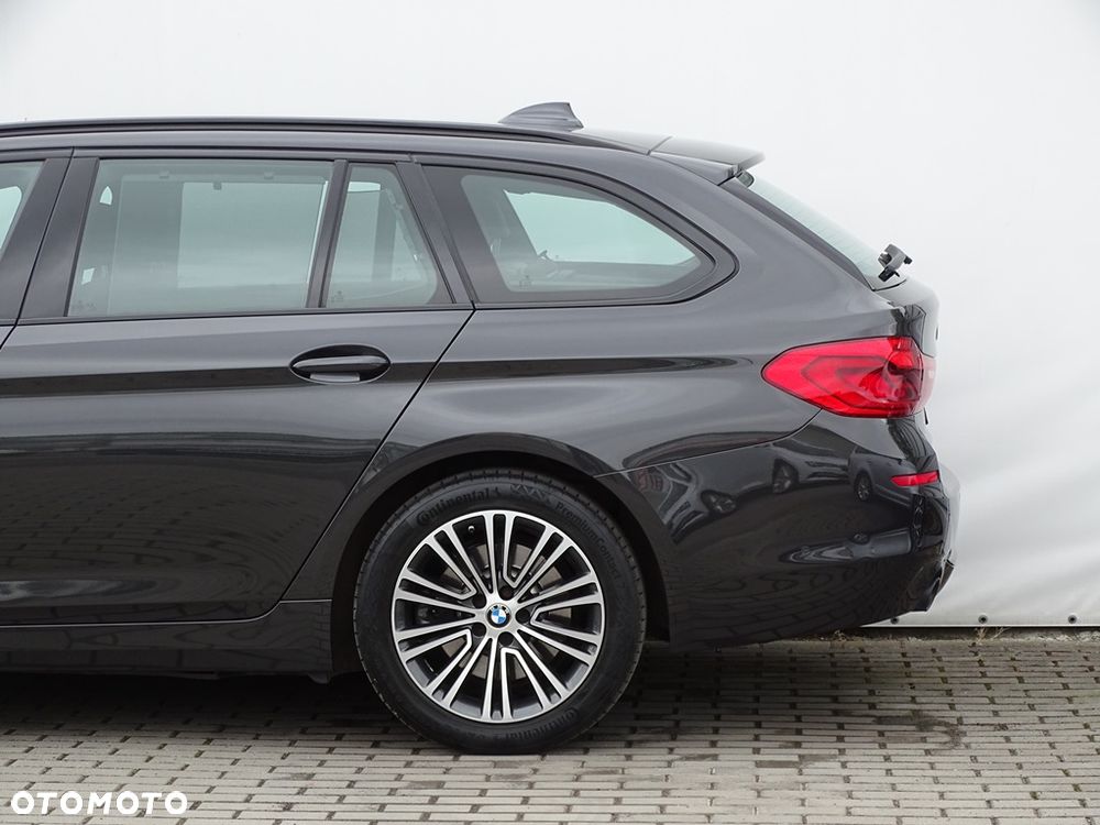 BMW Seria 5 520d xDrive MHEV Sport Line sport - 4