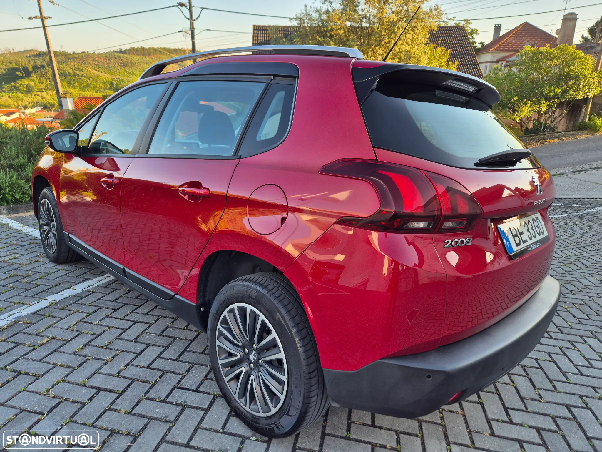 Peugeot 2008 1.5 BlueHDi Style - 4