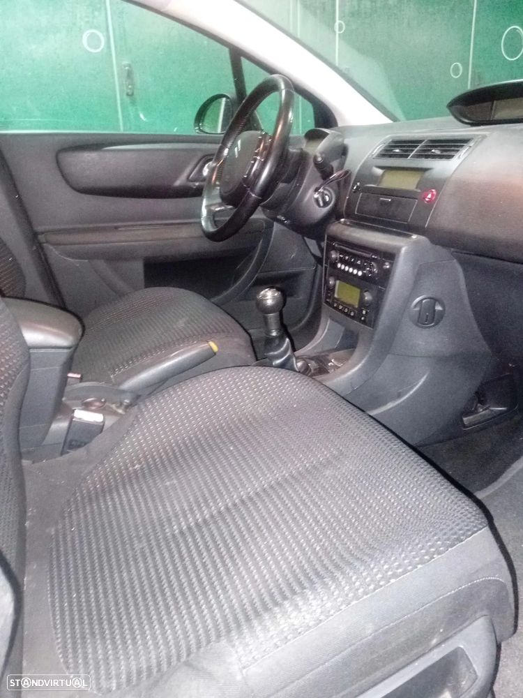 Citroën C4 1.4 16V SX - 5