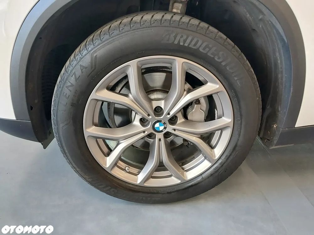 BMW X5 xDrive25d - 37