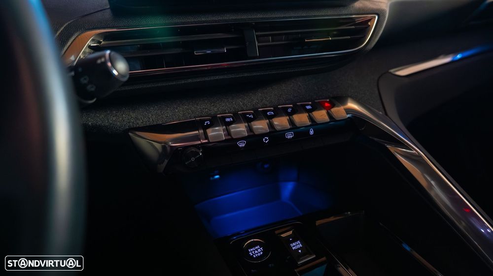 Peugeot 5008 1.2 PureTech Allure Pack EAT8 - 17