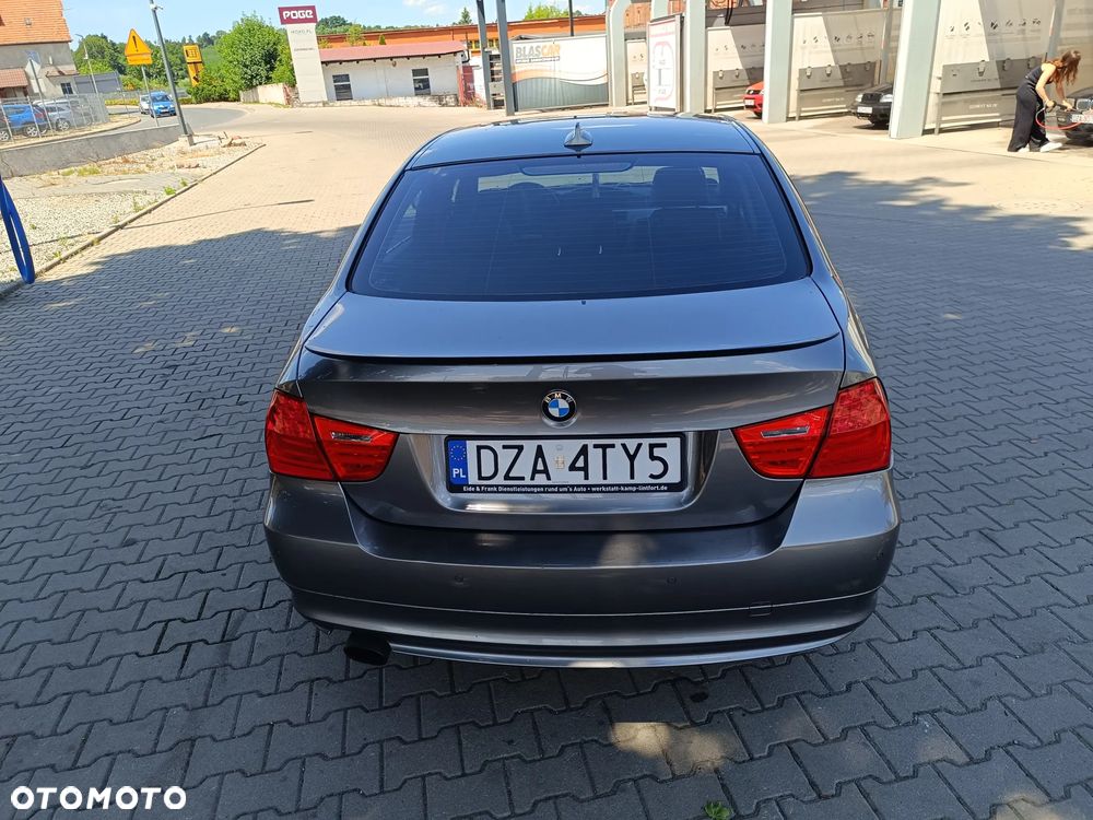 BMW Seria 3 320d - 14
