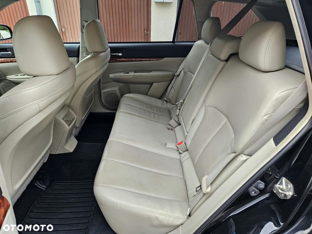 Subaru Outback - 25