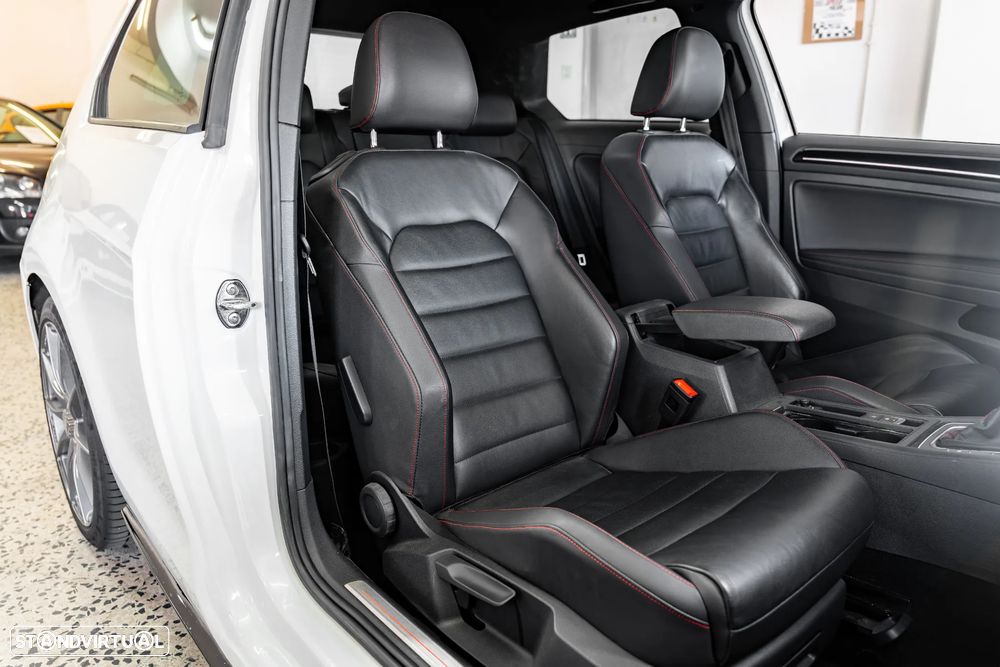 VW Golf GTI Performance BlueMotion DSG - 12