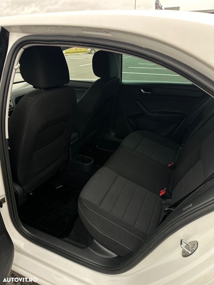 Skoda RAPID 1.2 TSI Style DSG - 8