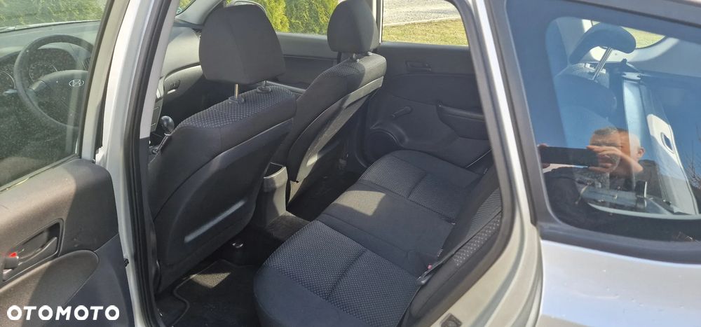 Hyundai i30 1.6 CRDi FIFA WM Edition - 14