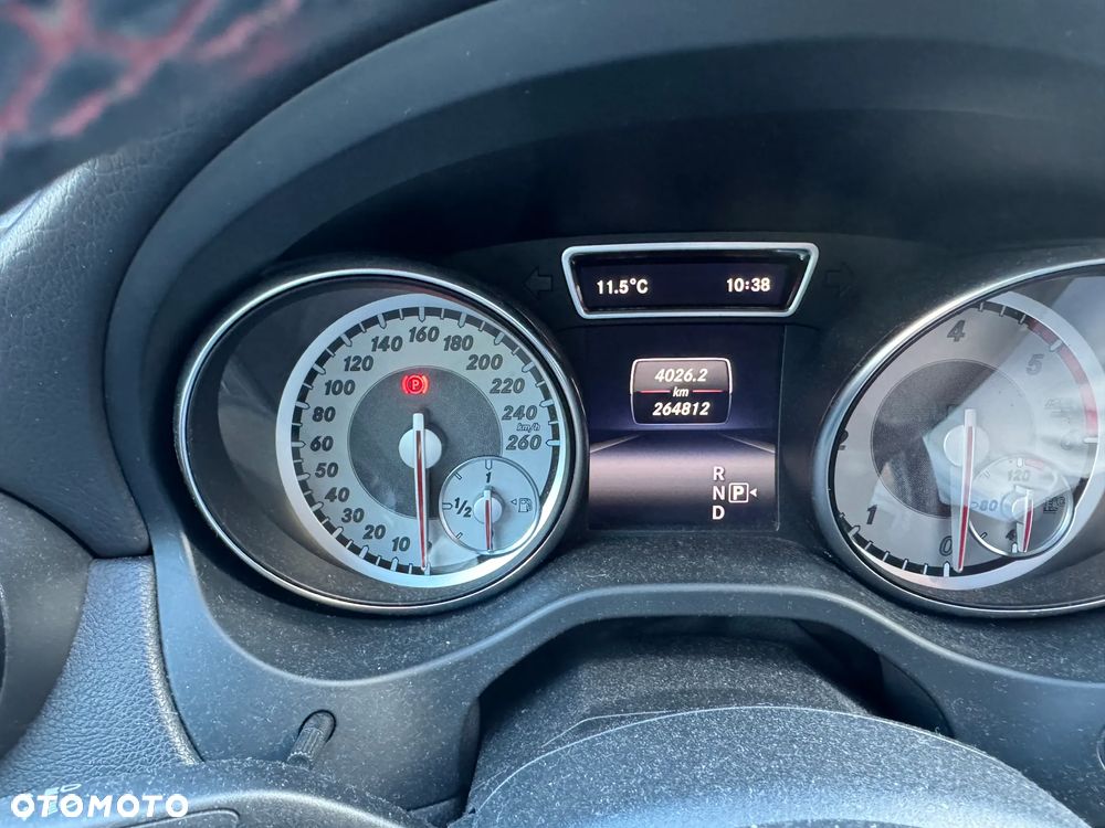 Mercedes-Benz CLA 220 CDI 7G-DCT AMG Line - 6