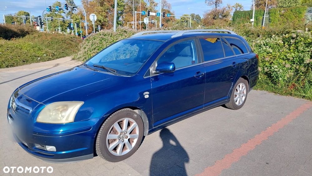 Toyota Avensis 2.0 D-4D Sol - 2
