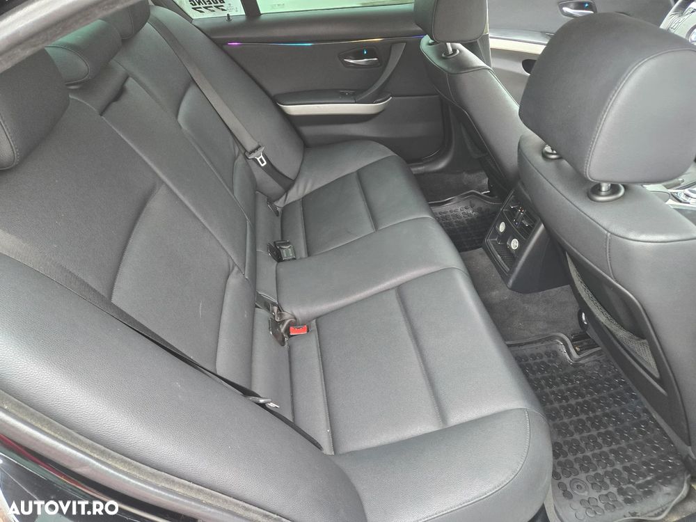 BMW Seria 3 318i - 11