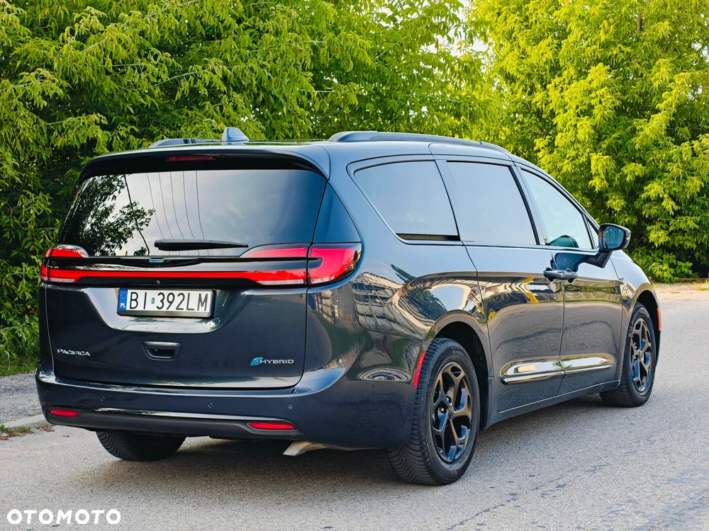 Chrysler Pacifica - 12