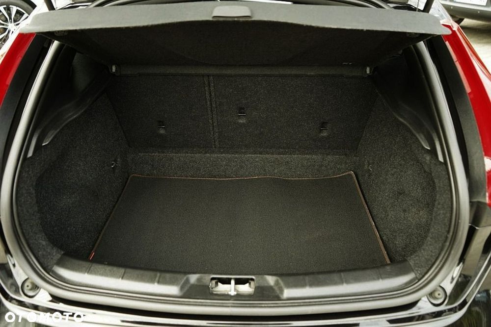 Volvo V40 Cross Country D2 Geartronic Ocean Race - 32