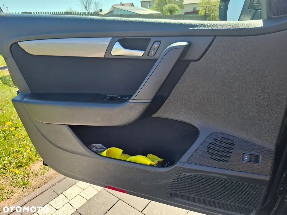 Volkswagen Passat - 13