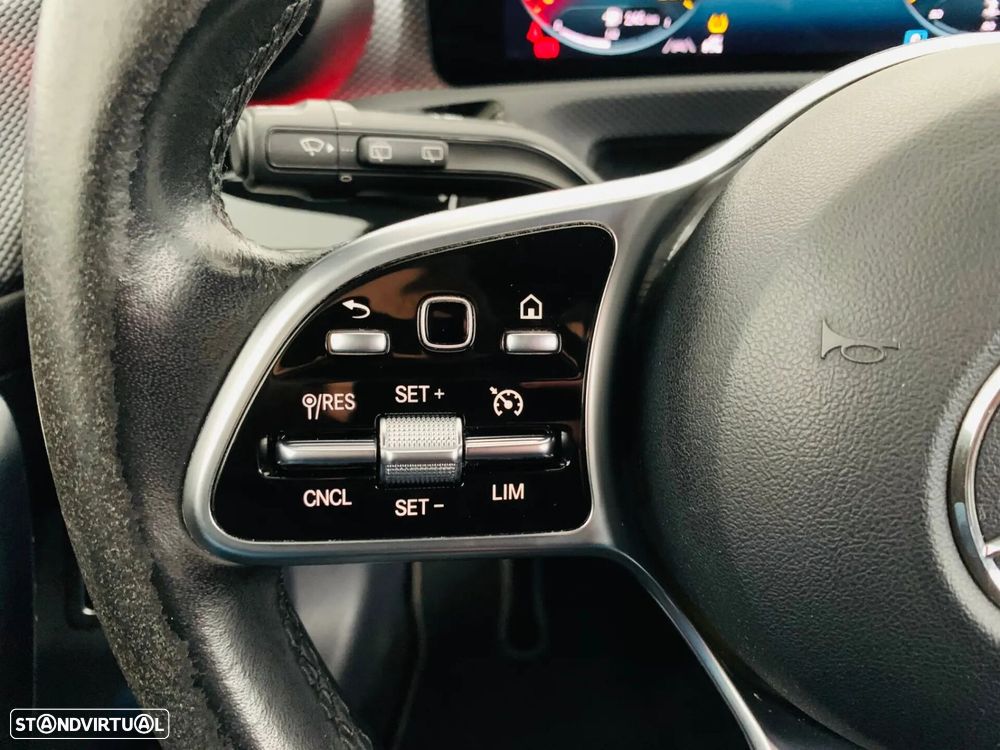 Mercedes-Benz CLA 180 d Progressive - 13