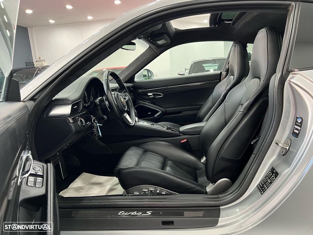 Porsche 911 (991) Turbo S PDK - 12