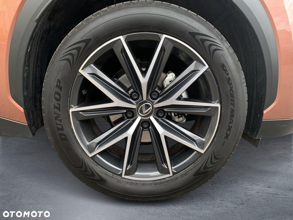 Lexus LBX 1.5 Hybrid Emotion - 21