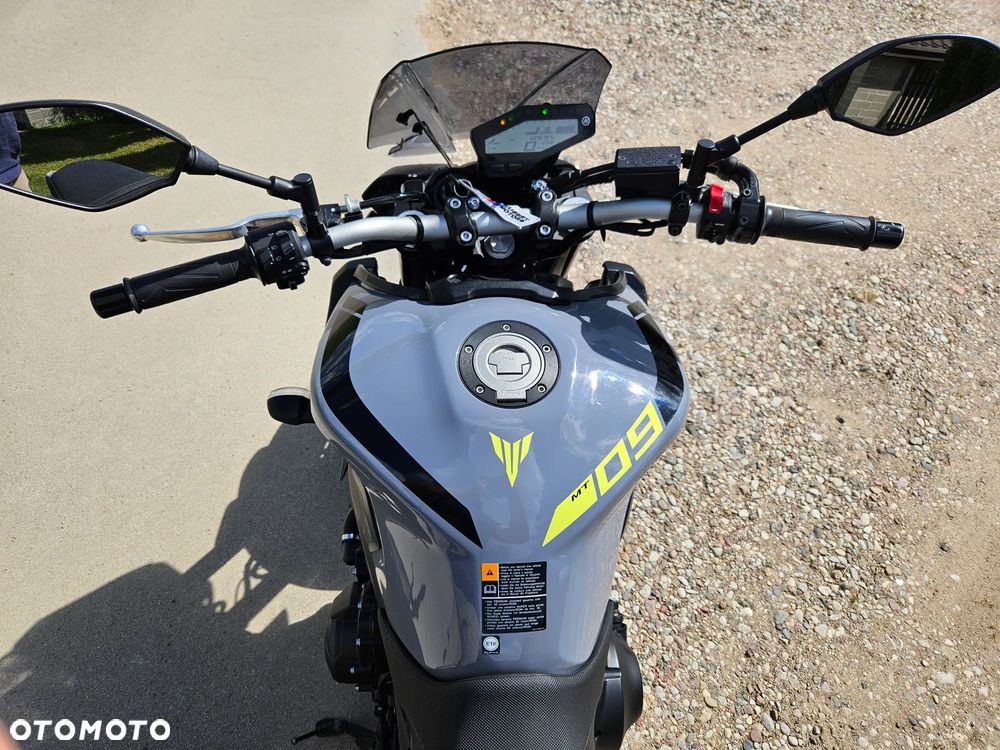 Yamaha MT - 28