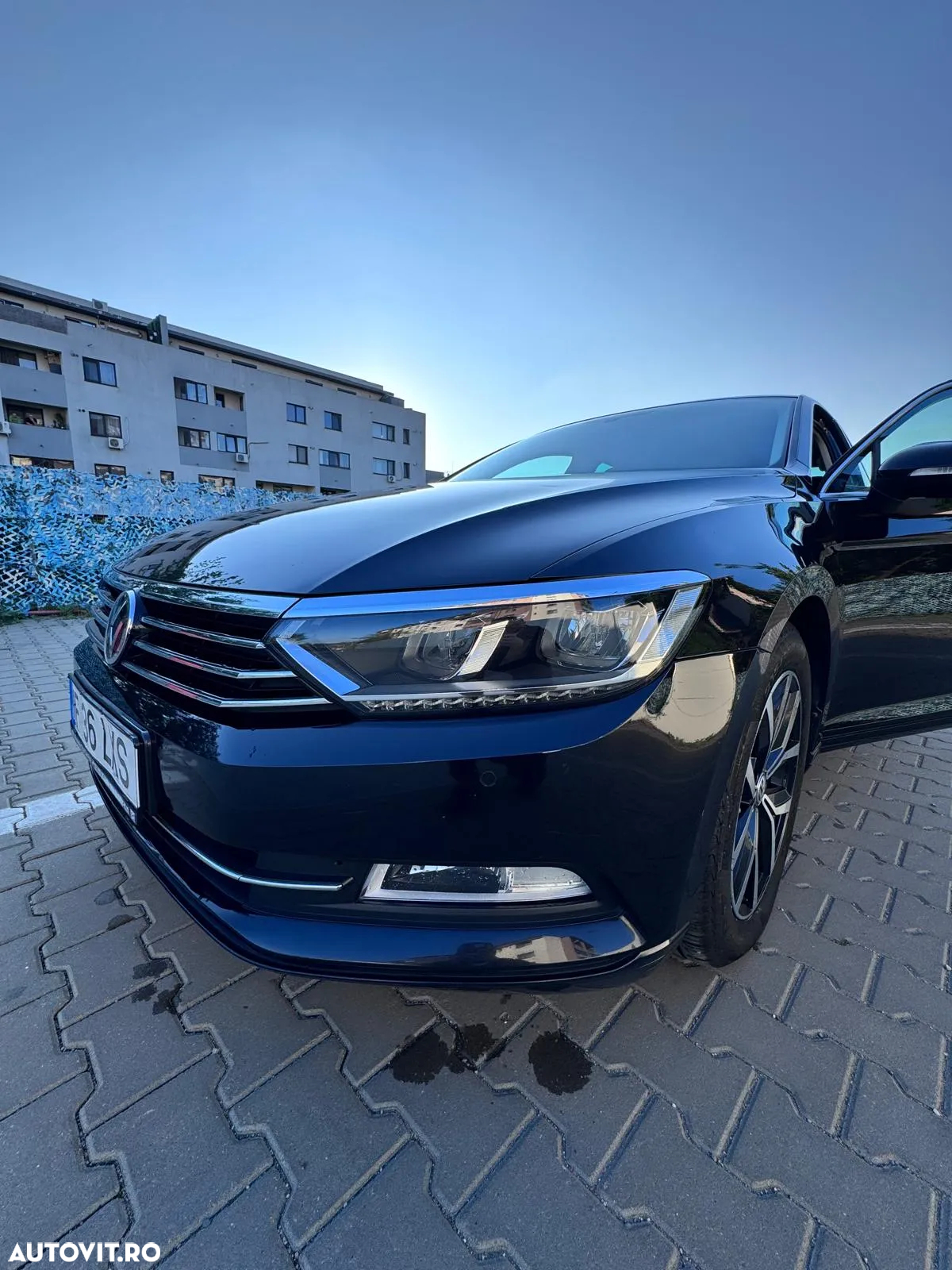 Volkswagen Passat 1.6 TDI Comfortline - 4