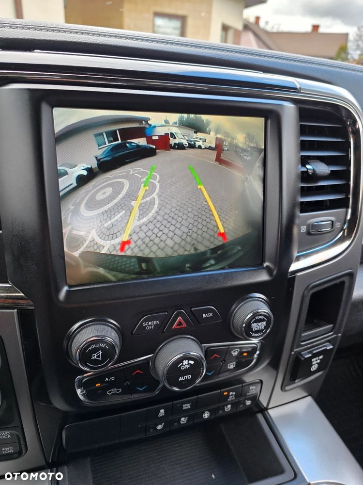 Dodge RAM - 24