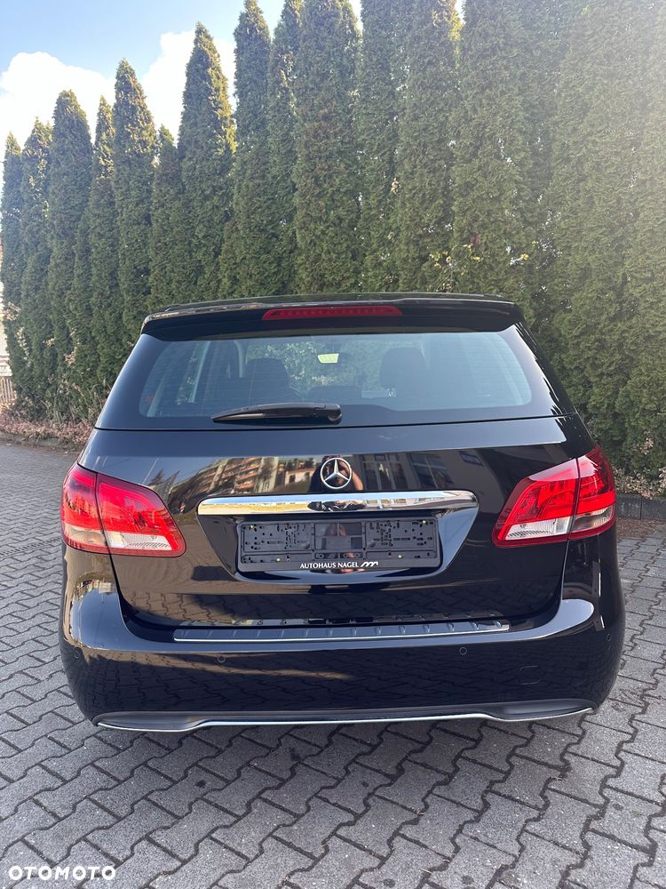 Mercedes-Benz Klasa B 180 Edition - 9