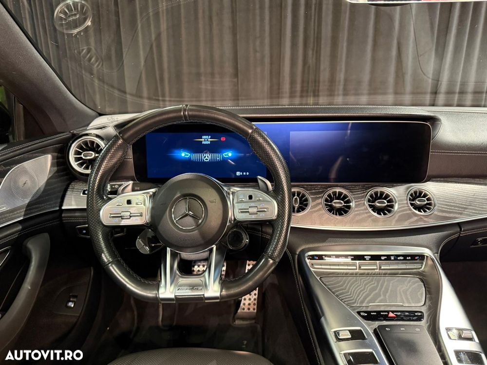 Mercedes-Benz AMG GT 43 4MATIC+ MHEV - 18
