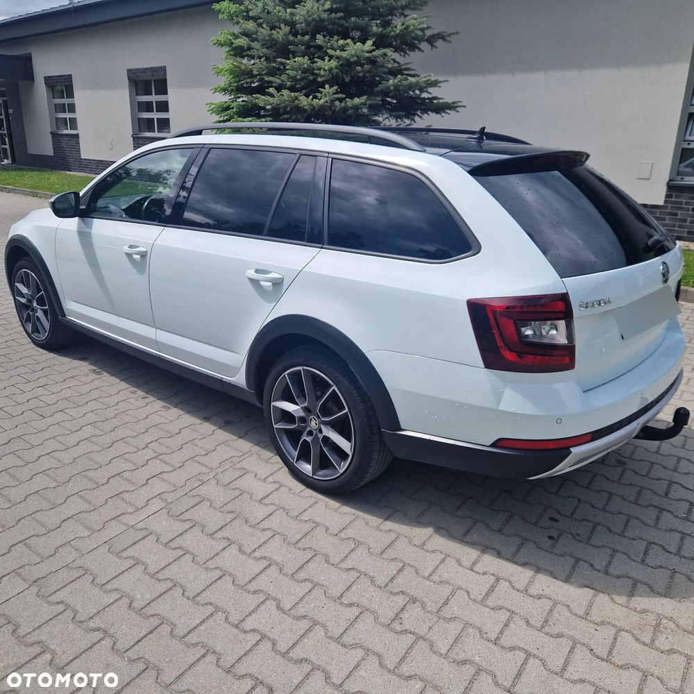 Skoda Octavia 2.0 TDI 4x4 Scout DSG - 6