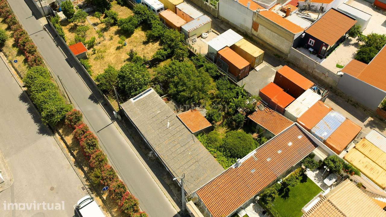 Lote Urbano para Construção de 2 Fogos T4 - Grande imagem: 4/16
