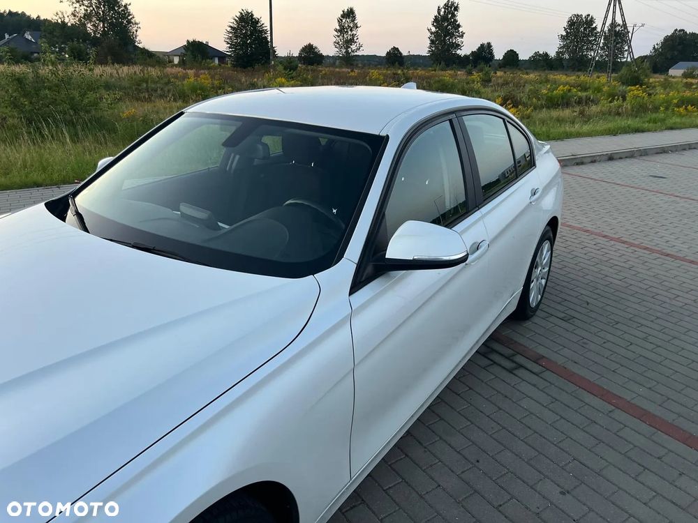 BMW Seria 3 316i Sport Line - 10