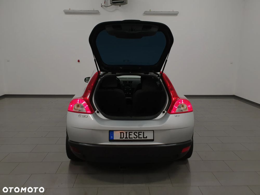 Volvo C30 D2 Momentum - 33