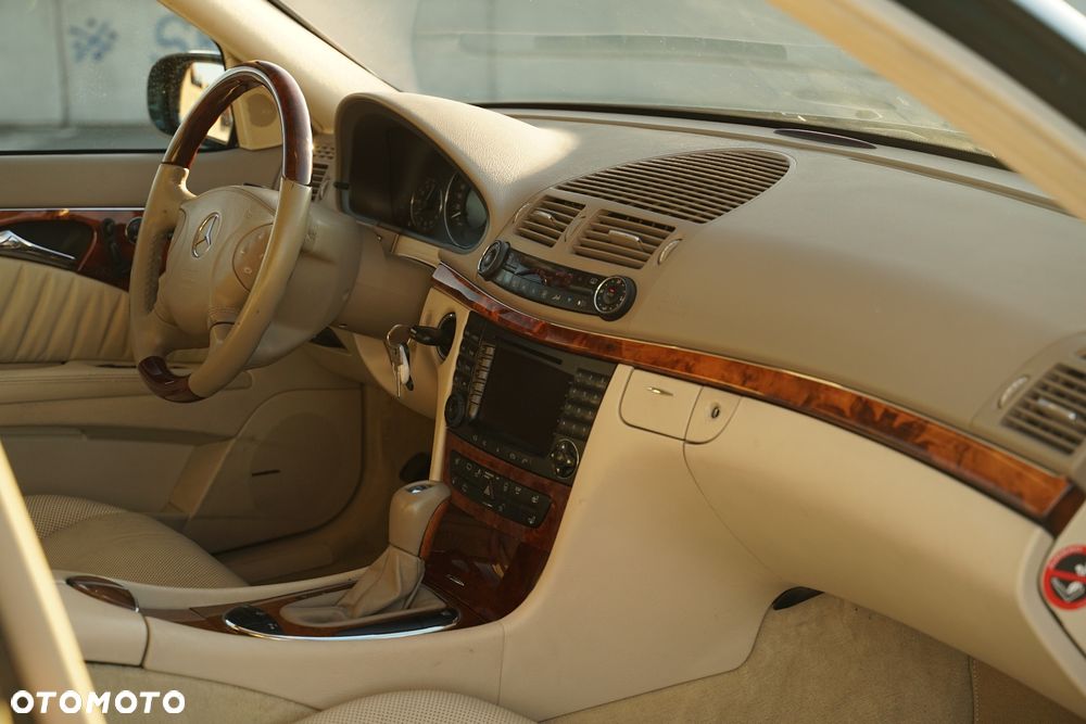 Mercedes-Benz Klasa E 500 4-Matic T Elegance - 5