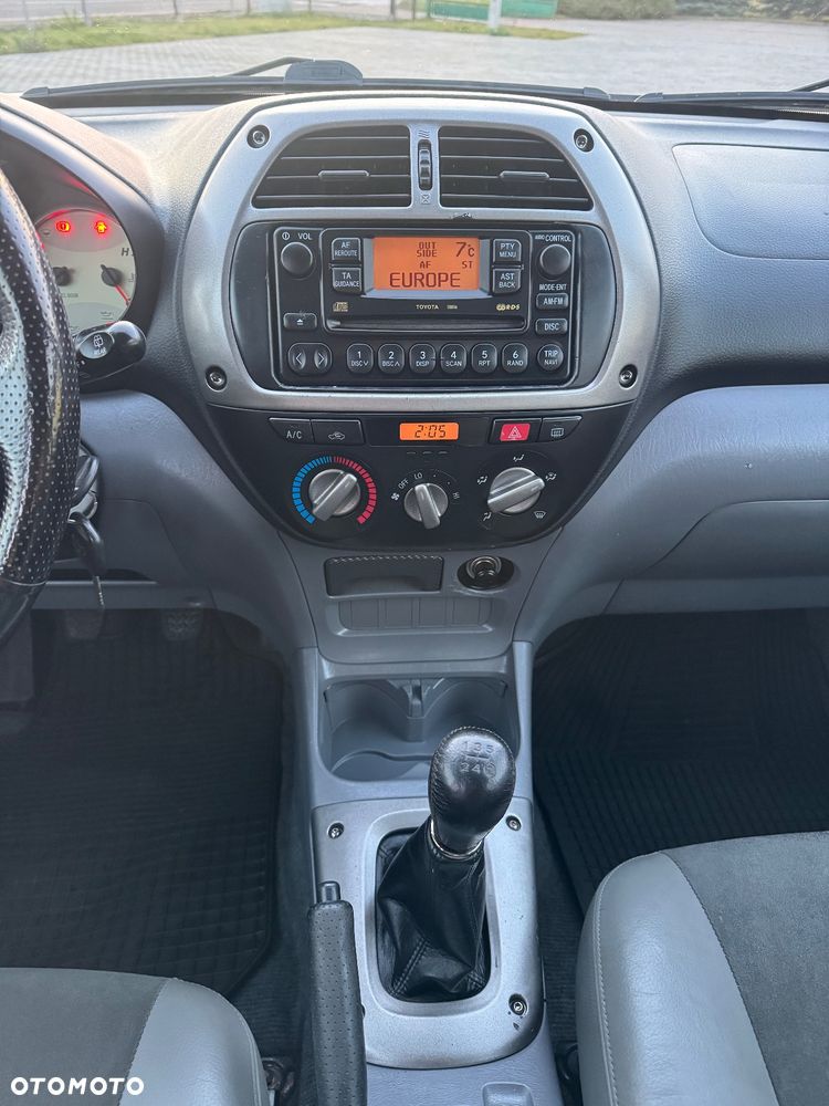 Toyota RAV4 D-4D 4x4 - 15