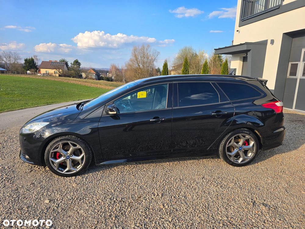 Ford Focus SW 2.0 EcoBoost ST Leather Exclusive Pack - 4