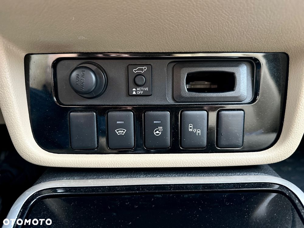 Mitsubishi Outlander 2.0 Instyle Navi 4WD CVT - 14