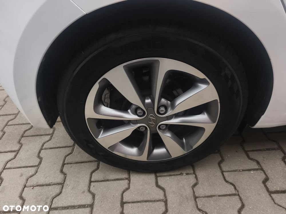Hyundai i20 1.2 Elegant - 21