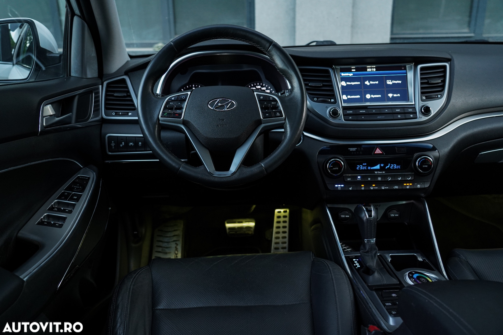 Hyundai Tucson 2.0 CRDI 4WD 6AT Luxury Pack+ - 11