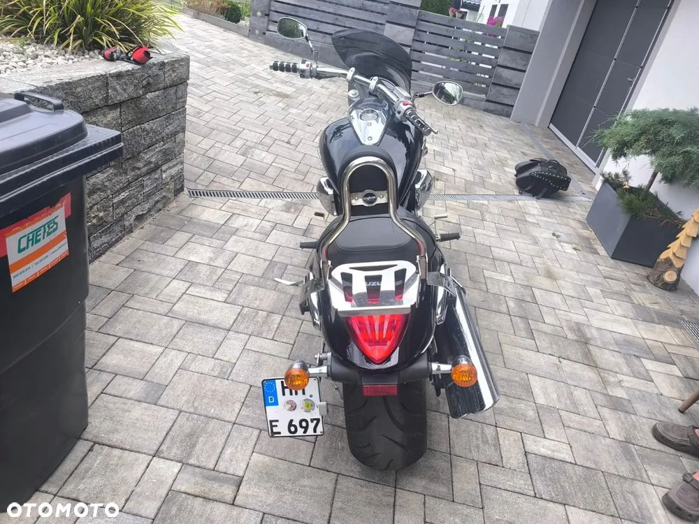 Suzuki Intruder - 2